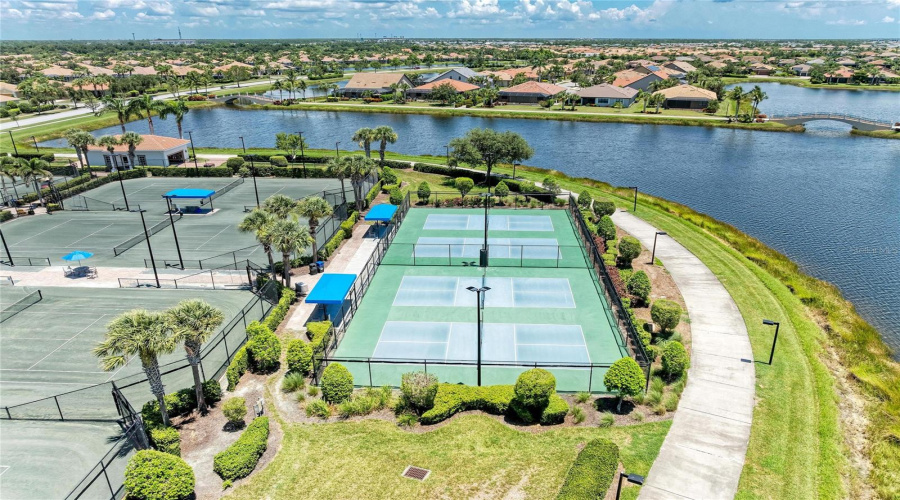 Venice, Florida 34293, 2 Bedroom Bedrooms, ,2 Bathroombathrooms,Residential,For Sale,Erice,0,Mfrn6145455
