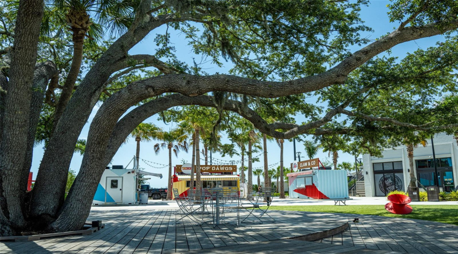 Wellen Park Under The Oaks