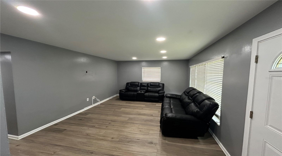Tampa, Florida 33613, 3 Bedroom Bedrooms, ,1 Bathroombathrooms,Residential,For Sale,Lakewood,0,Mfra4703678