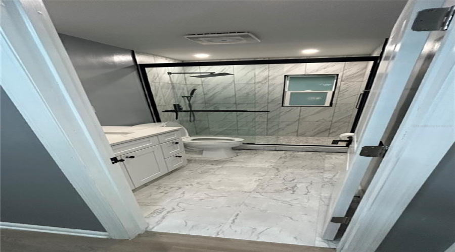 Tampa, Florida 33613, 3 Bedroom Bedrooms, ,1 Bathroombathrooms,Residential,For Sale,Lakewood,0,Mfra4703678