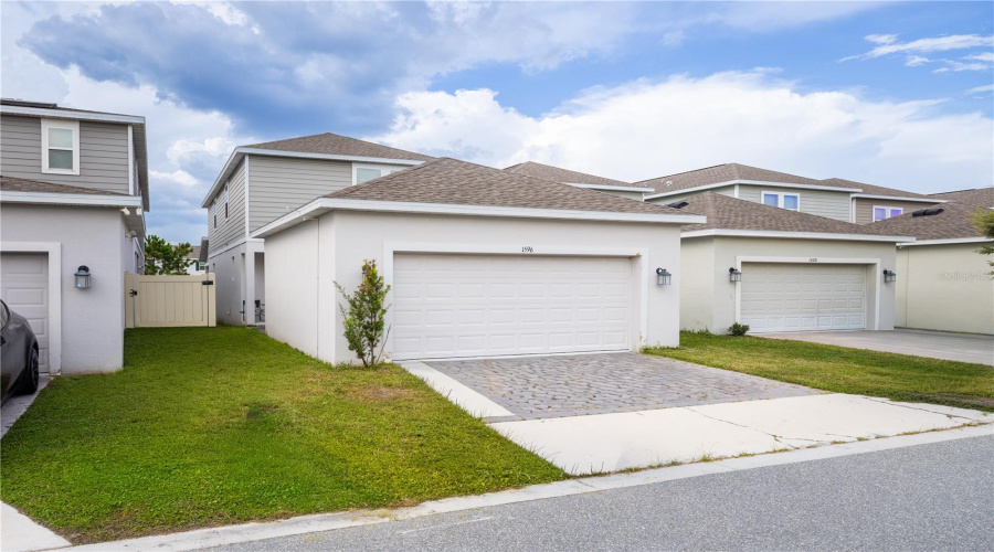Kissimmee, Florida 34744, 4 Bedroom Bedrooms, ,3 Bathroombathrooms,Residential,For Sale,Cross Prairie,0,Mfro6435436