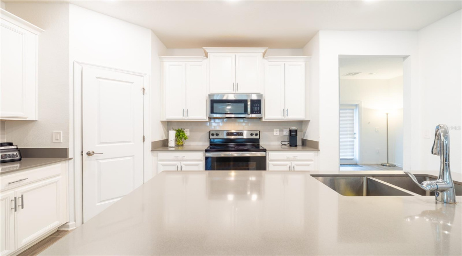 Kissimmee, Florida 34744, 4 Bedroom Bedrooms, ,3 Bathroombathrooms,Residential,For Sale,Cross Prairie,0,Mfro6435436