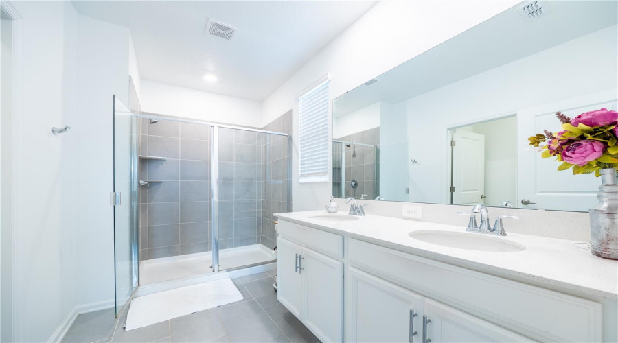 Kissimmee, Florida 34744, 4 Bedroom Bedrooms, ,3 Bathroombathrooms,Residential,For Sale,Cross Prairie,0,Mfro6435436