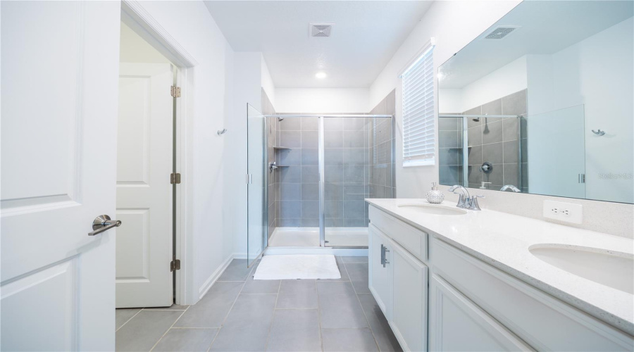 Kissimmee, Florida 34744, 4 Bedroom Bedrooms, ,3 Bathroombathrooms,Residential,For Sale,Cross Prairie,0,Mfro6435436
