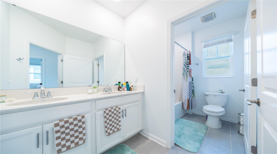 Kissimmee, Florida 34744, 4 Bedroom Bedrooms, ,3 Bathroombathrooms,Residential,For Sale,Cross Prairie,0,Mfro6435436