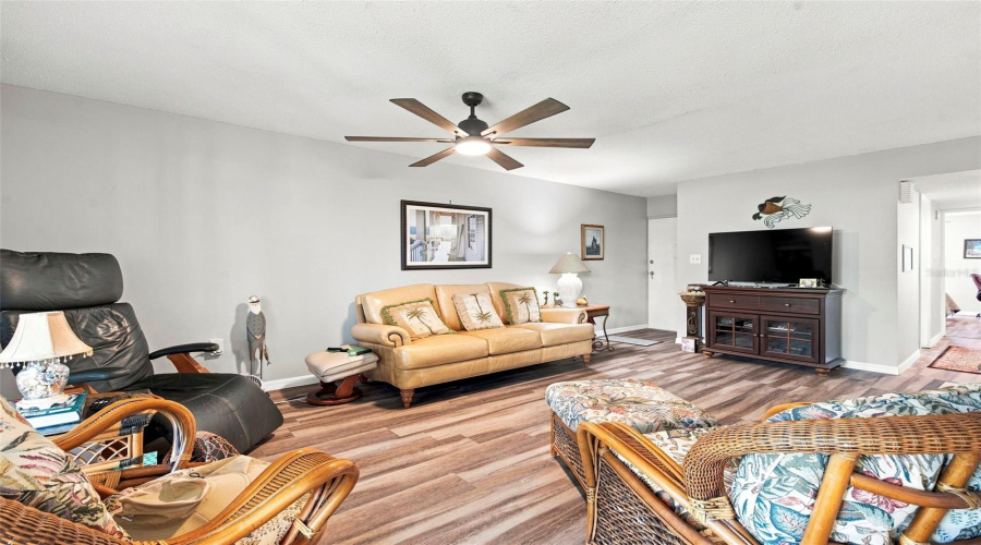 Clearwater, Florida 33756, 2 Bedroom Bedrooms, ,2 Bathroombathrooms,Residential,For Sale,Highland,0,Mfrtb8539208