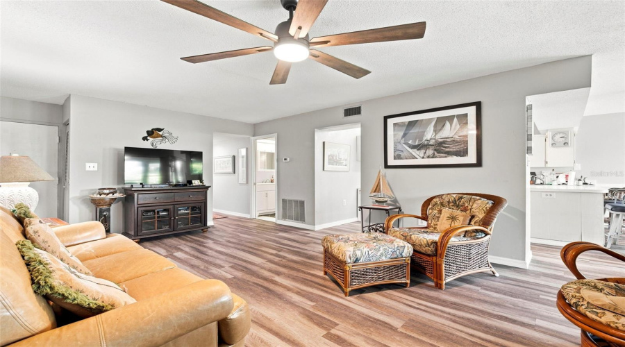 Clearwater, Florida 33756, 2 Bedroom Bedrooms, ,2 Bathroombathrooms,Residential,For Sale,Highland,0,Mfrtb8539208