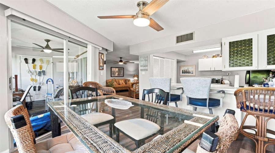 Clearwater, Florida 33756, 2 Bedroom Bedrooms, ,2 Bathroombathrooms,Residential,For Sale,Highland,0,Mfrtb8539208
