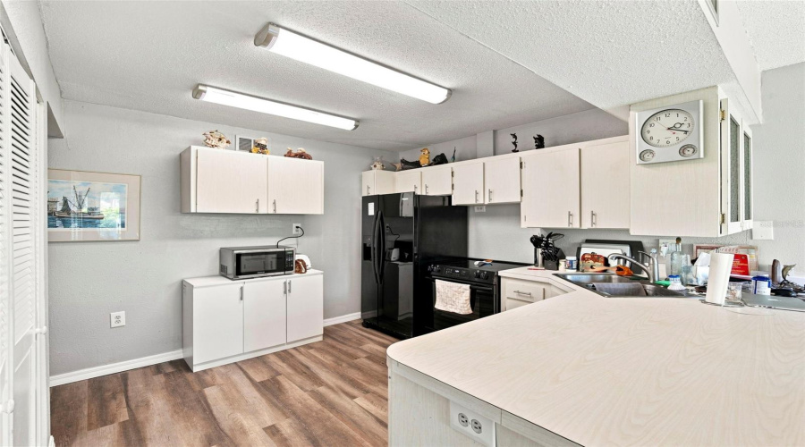 Clearwater, Florida 33756, 2 Bedroom Bedrooms, ,2 Bathroombathrooms,Residential,For Sale,Highland,0,Mfrtb8539208