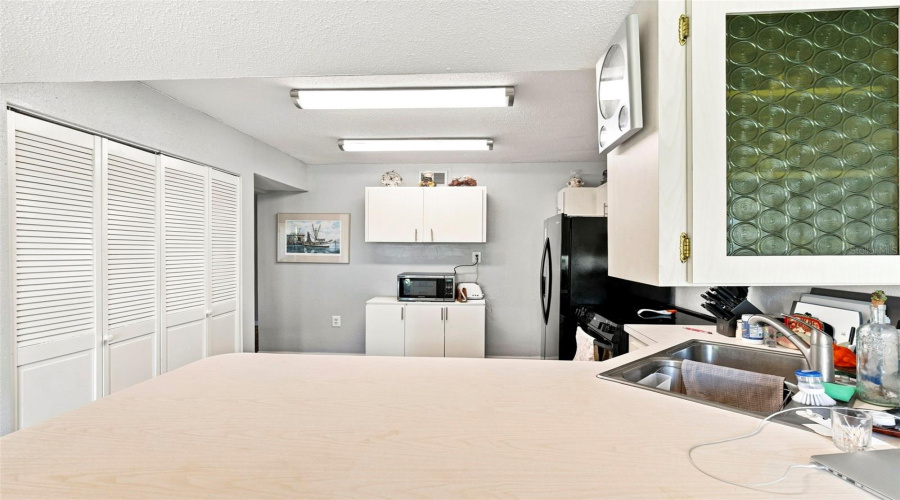 Clearwater, Florida 33756, 2 Bedroom Bedrooms, ,2 Bathroombathrooms,Residential,For Sale,Highland,0,Mfrtb8539208