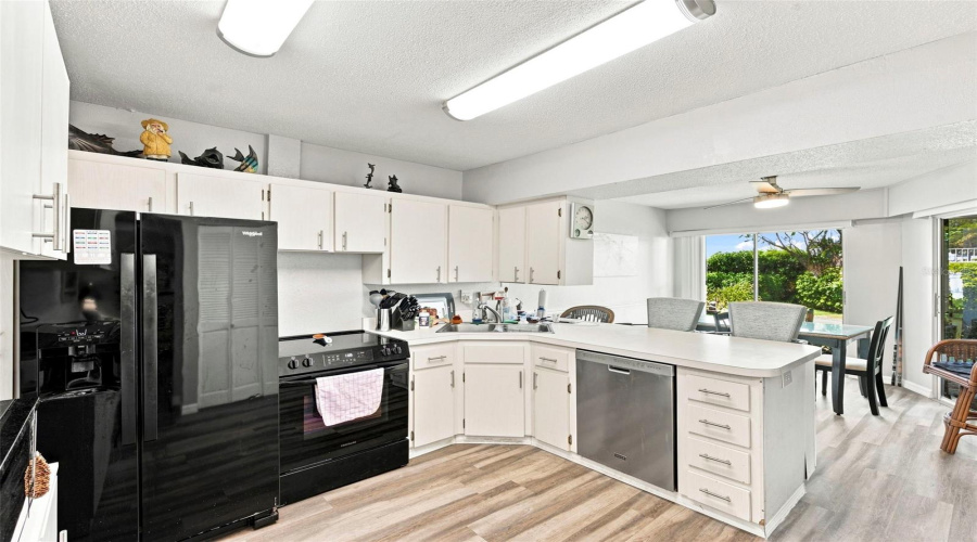 Clearwater, Florida 33756, 2 Bedroom Bedrooms, ,2 Bathroombathrooms,Residential,For Sale,Highland,0,Mfrtb8539208