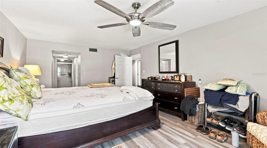 Clearwater, Florida 33756, 2 Bedroom Bedrooms, ,2 Bathroombathrooms,Residential,For Sale,Highland,0,Mfrtb8539208