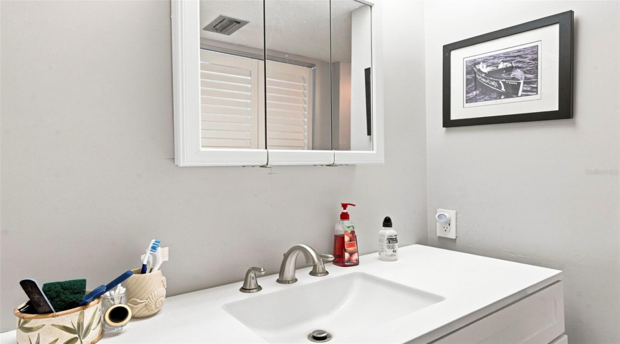 Clearwater, Florida 33756, 2 Bedroom Bedrooms, ,2 Bathroombathrooms,Residential,For Sale,Highland,0,Mfrtb8539208
