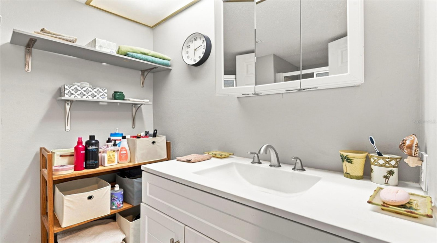 Clearwater, Florida 33756, 2 Bedroom Bedrooms, ,2 Bathroombathrooms,Residential,For Sale,Highland,0,Mfrtb8539208