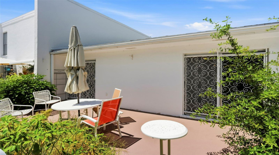 Clearwater, Florida 33756, 2 Bedroom Bedrooms, ,2 Bathroombathrooms,Residential,For Sale,Highland,0,Mfrtb8539208