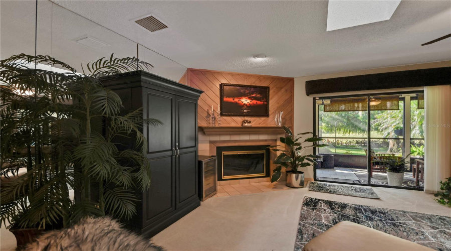 Orlando, Florida 32808, 2 Bedroom Bedrooms, ,2 Bathroombathrooms,Residential,For Sale,Villa Rose,0,Mfro6435960
