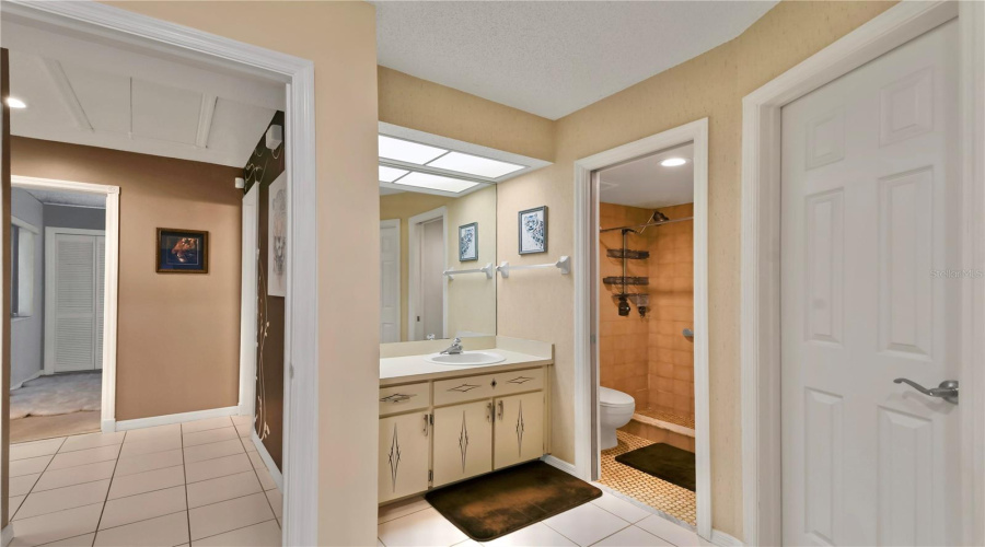 Orlando, Florida 32808, 2 Bedroom Bedrooms, ,2 Bathroombathrooms,Residential,For Sale,Villa Rose,0,Mfro6435960