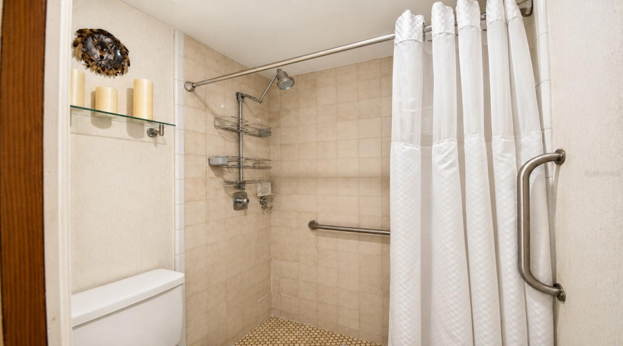 Orlando, Florida 32808, 2 Bedroom Bedrooms, ,2 Bathroombathrooms,Residential,For Sale,Villa Rose,0,Mfro6435960
