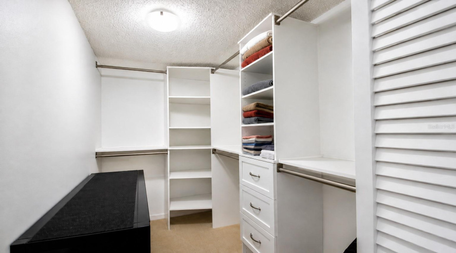 Orlando, Florida 32808, 2 Bedroom Bedrooms, ,2 Bathroombathrooms,Residential,For Sale,Villa Rose,0,Mfro6435960