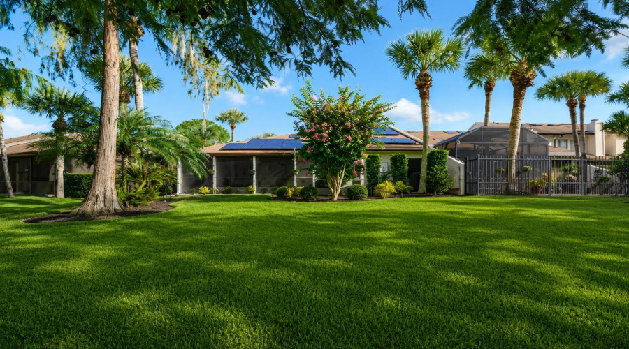 Orlando, Florida 32808, 2 Bedroom Bedrooms, ,2 Bathroombathrooms,Residential,For Sale,Villa Rose,0,Mfro6435960