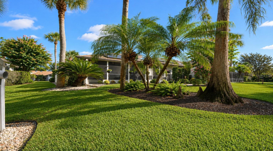 Orlando, Florida 32808, 2 Bedroom Bedrooms, ,2 Bathroombathrooms,Residential,For Sale,Villa Rose,0,Mfro6435960