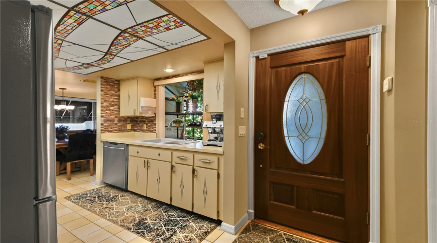 Orlando, Florida 32808, 2 Bedroom Bedrooms, ,2 Bathroombathrooms,Residential,For Sale,Villa Rose,0,Mfro6435960