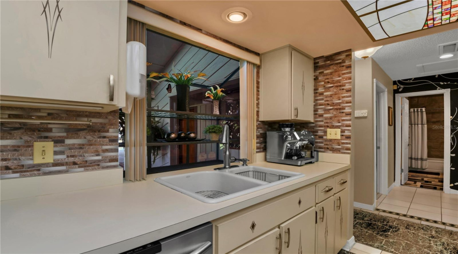 Orlando, Florida 32808, 2 Bedroom Bedrooms, ,2 Bathroombathrooms,Residential,For Sale,Villa Rose,0,Mfro6435960
