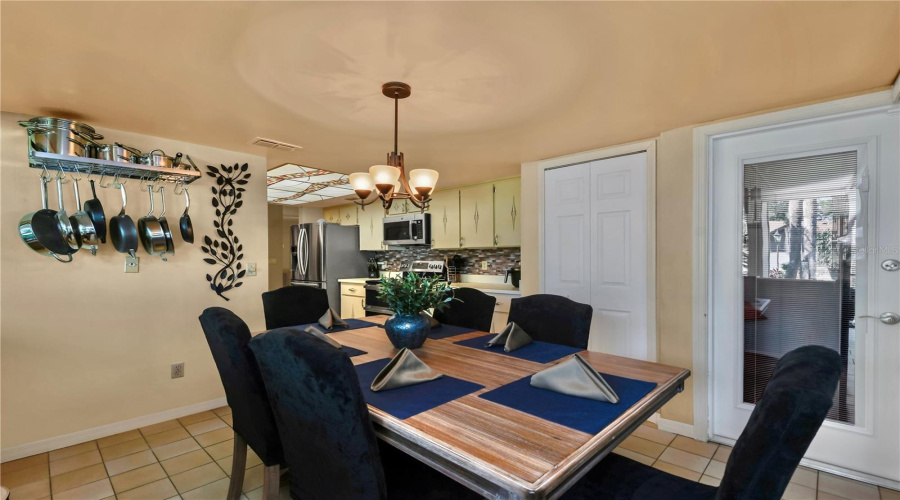 Orlando, Florida 32808, 2 Bedroom Bedrooms, ,2 Bathroombathrooms,Residential,For Sale,Villa Rose,0,Mfro6435960