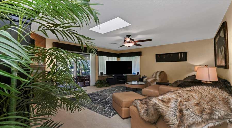 Orlando, Florida 32808, 2 Bedroom Bedrooms, ,2 Bathroombathrooms,Residential,For Sale,Villa Rose,0,Mfro6435960