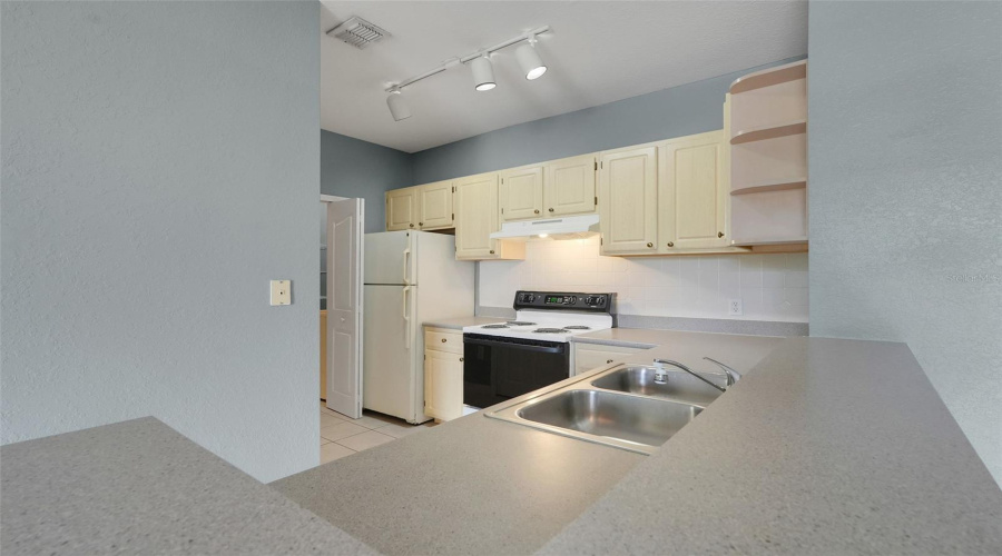 Maitland, Florida 32751, 2 Bedroom Bedrooms, ,2 Bathroombathrooms,Residential,For Sale,Lake Shadow,0,Mfrom730553