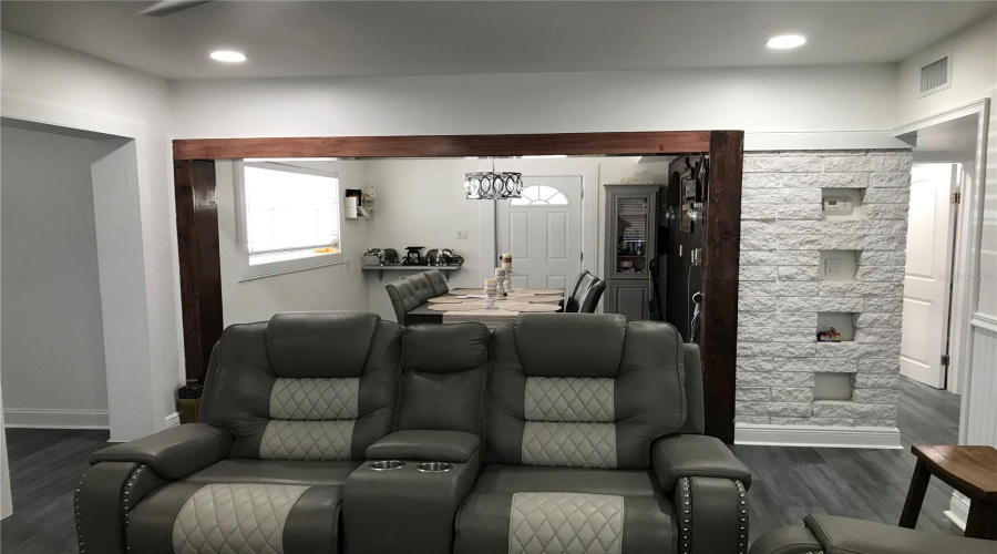 Tampa, Florida 33610, 3 Bedroom Bedrooms, ,2 Bathroombathrooms,Residential,For Sale,21St,0,Mfrtb8541520