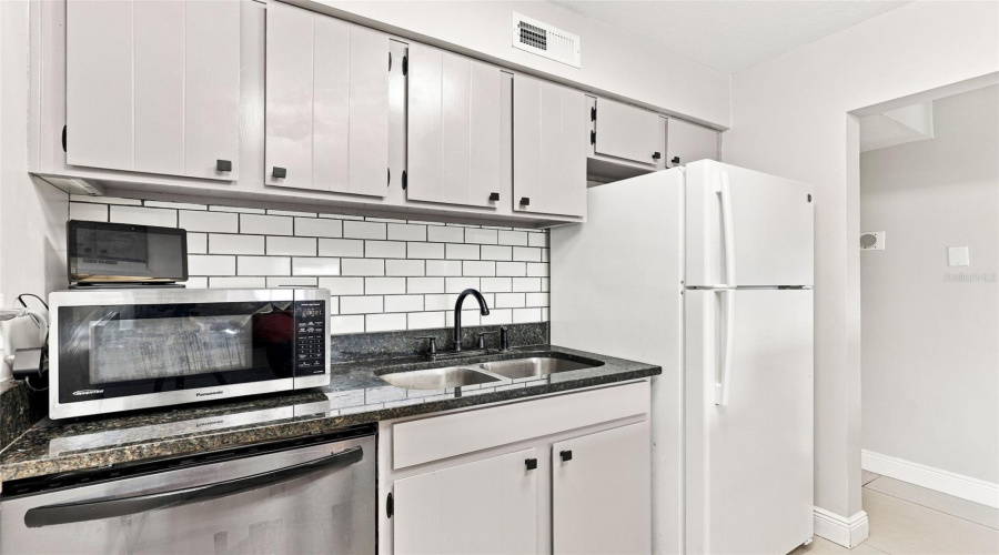 Fern Park, Florida 32730, 1 Bedroom Bedrooms, ,1 Bathroombathrooms,Residential,For Sale,Lake Of The Woods,0,Mfrtb8541419