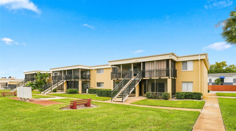 Fern Park, Florida 32730, 1 Bedroom Bedrooms, ,1 Bathroombathrooms,Residential,For Sale,Lake Of The Woods,0,Mfrtb8541419