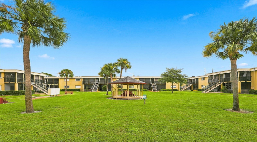 Fern Park, Florida 32730, 1 Bedroom Bedrooms, ,1 Bathroombathrooms,Residential,For Sale,Lake Of The Woods,0,Mfrtb8541419