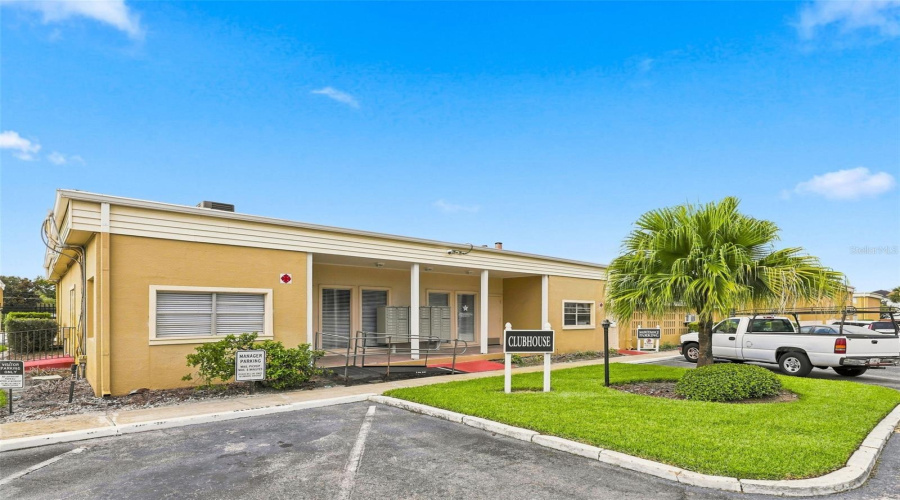 Fern Park, Florida 32730, 1 Bedroom Bedrooms, ,1 Bathroombathrooms,Residential,For Sale,Lake Of The Woods,0,Mfrtb8541419
