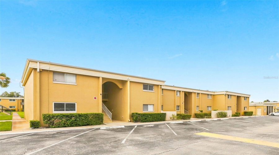 Fern Park, Florida 32730, 1 Bedroom Bedrooms, ,1 Bathroombathrooms,Residential,For Sale,Lake Of The Woods,0,Mfrtb8541419