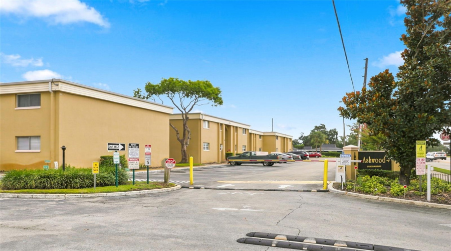 Fern Park, Florida 32730, 1 Bedroom Bedrooms, ,1 Bathroombathrooms,Residential,For Sale,Lake Of The Woods,0,Mfrtb8541419