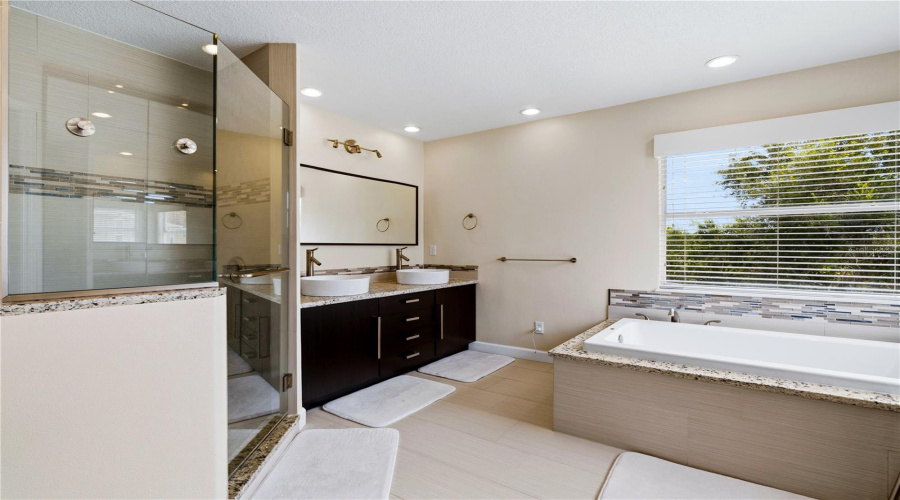 Orlando, Florida 32836, 5 Bedroom Bedrooms, ,4 Bathroombathrooms,Residential,For Sale,Emerald Woods,0,Mfro6435042