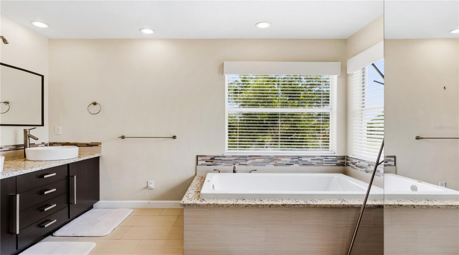 Orlando, Florida 32836, 5 Bedroom Bedrooms, ,4 Bathroombathrooms,Residential,For Sale,Emerald Woods,0,Mfro6435042