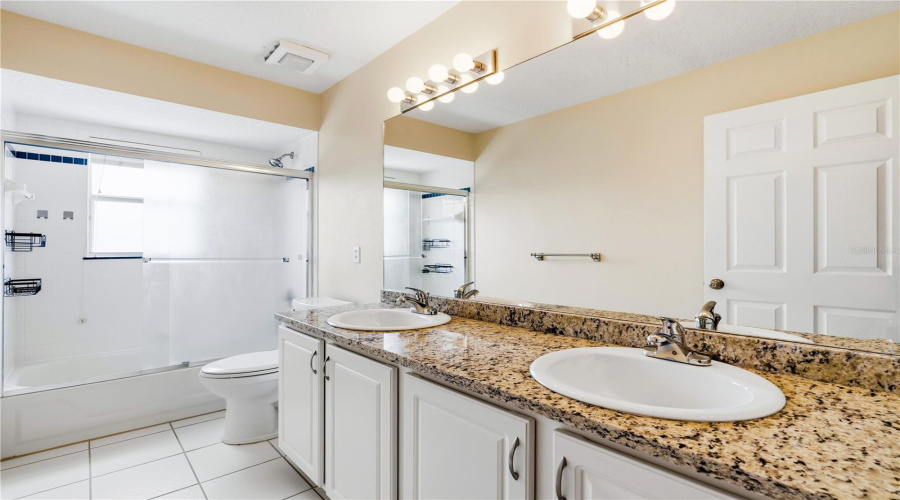 Orlando, Florida 32836, 5 Bedroom Bedrooms, ,4 Bathroombathrooms,Residential,For Sale,Emerald Woods,0,Mfro6435042