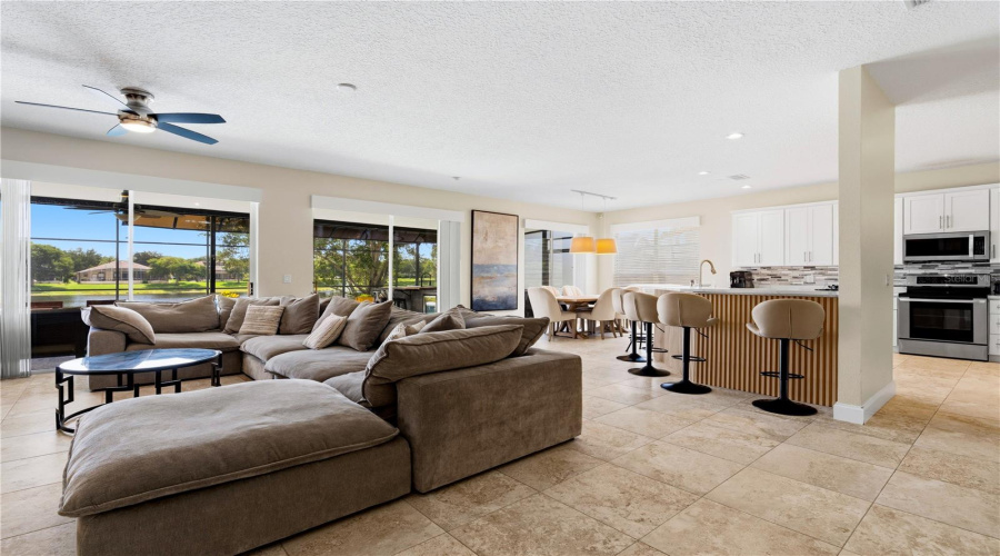 Orlando, Florida 32836, 5 Bedroom Bedrooms, ,4 Bathroombathrooms,Residential,For Sale,Emerald Woods,0,Mfro6435042