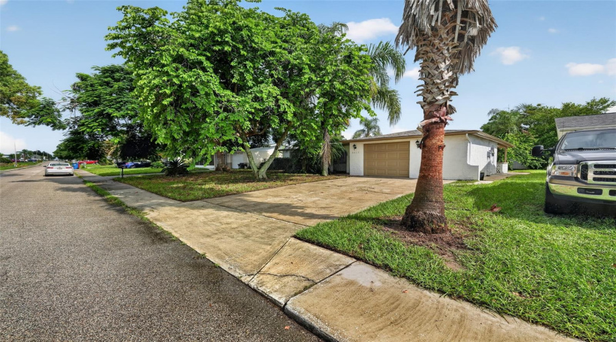 New Port Richey, Florida 34652, 3 Bedroom Bedrooms, ,2 Bathroombathrooms,Residential,For Sale,Mockingbird,0,Mfrtb8536095