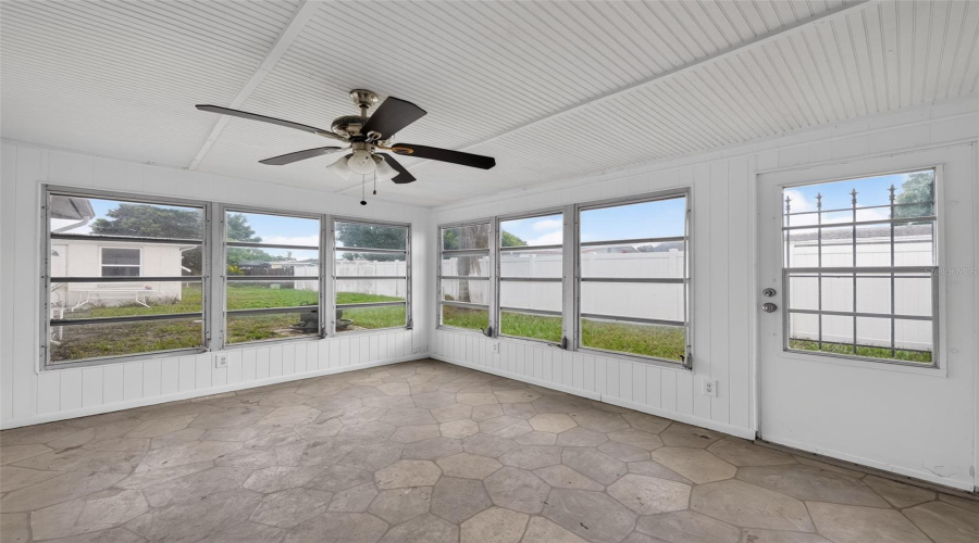 New Port Richey, Florida 34652, 3 Bedroom Bedrooms, ,2 Bathroombathrooms,Residential,For Sale,Mockingbird,0,Mfrtb8536095
