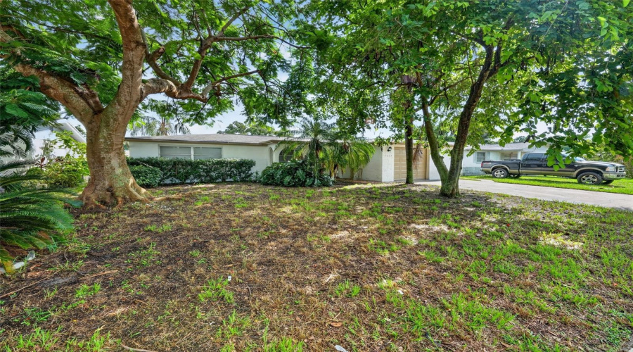 New Port Richey, Florida 34652, 3 Bedroom Bedrooms, ,2 Bathroombathrooms,Residential,For Sale,Mockingbird,0,Mfrtb8536095