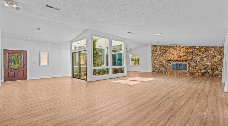 Ormond Beach, Florida 32174, 3 Bedroom Bedrooms, ,2 Bathroombathrooms,Residential,For Sale,Rio Pinar,0,Mfrv4950929
