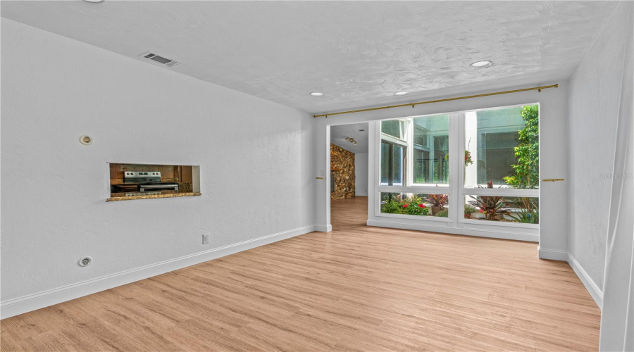Ormond Beach, Florida 32174, 3 Bedroom Bedrooms, ,2 Bathroombathrooms,Residential,For Sale,Rio Pinar,0,Mfrv4950929