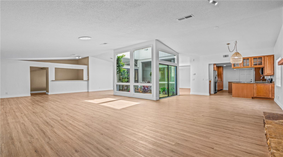 Ormond Beach, Florida 32174, 3 Bedroom Bedrooms, ,2 Bathroombathrooms,Residential,For Sale,Rio Pinar,0,Mfrv4950929