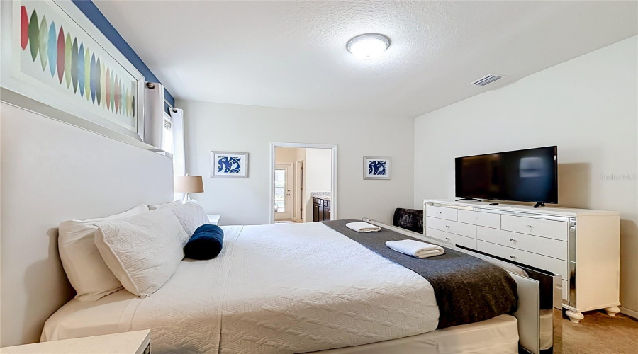 Davenport, Florida 33837, 7 Bedroom Bedrooms, ,5 Bathroombathrooms,Residential,For Sale,Misty Oak,0,Mfro6436907