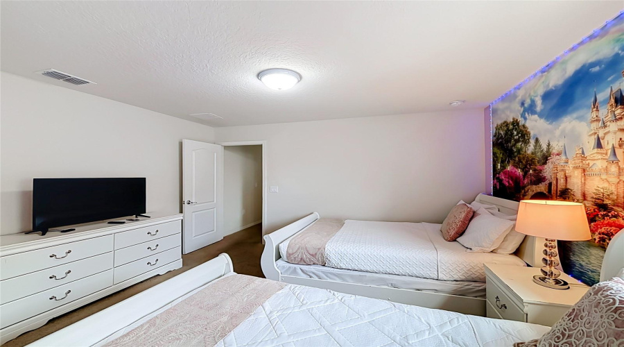 Davenport, Florida 33837, 7 Bedroom Bedrooms, ,5 Bathroombathrooms,Residential,For Sale,Misty Oak,0,Mfro6436907