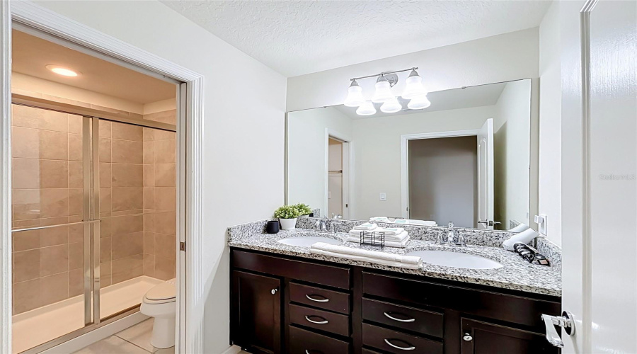 Davenport, Florida 33837, 7 Bedroom Bedrooms, ,5 Bathroombathrooms,Residential,For Sale,Misty Oak,0,Mfro6436907